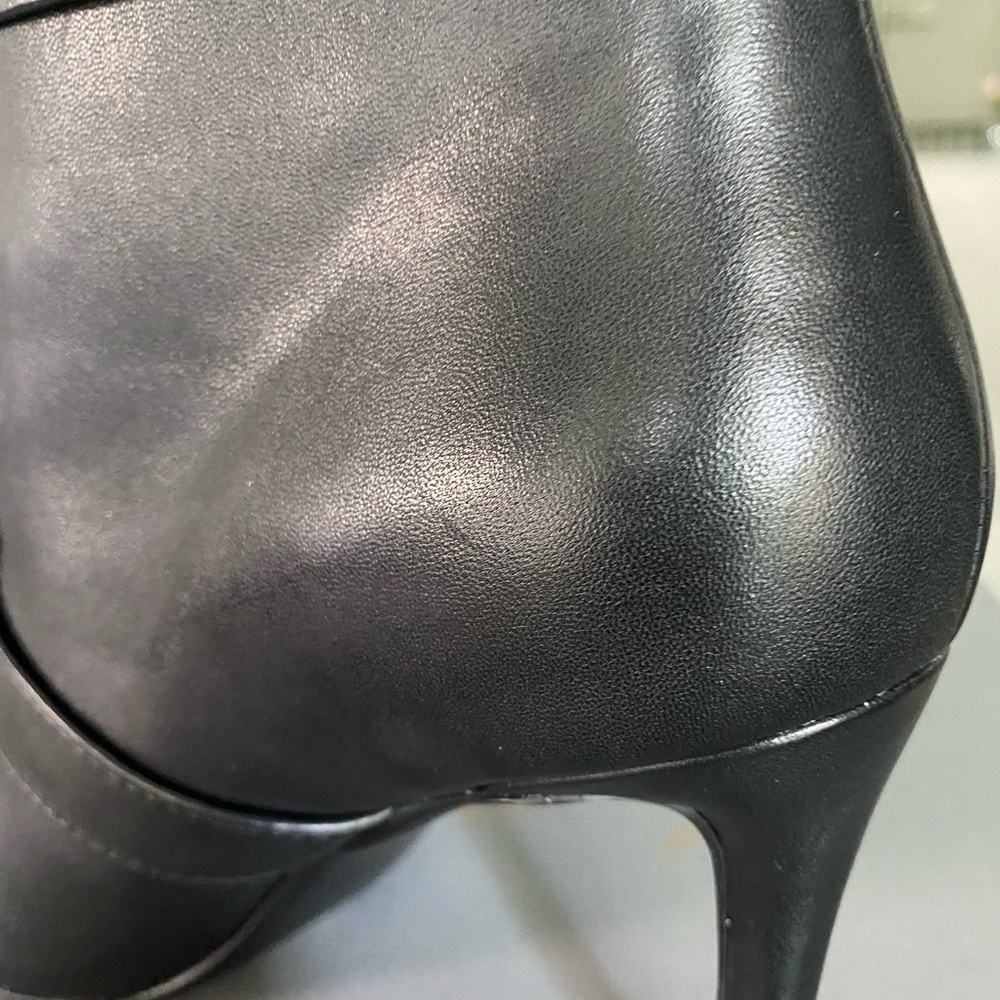Lola Cruz Black Boots with Straps - Picture 5 of 6